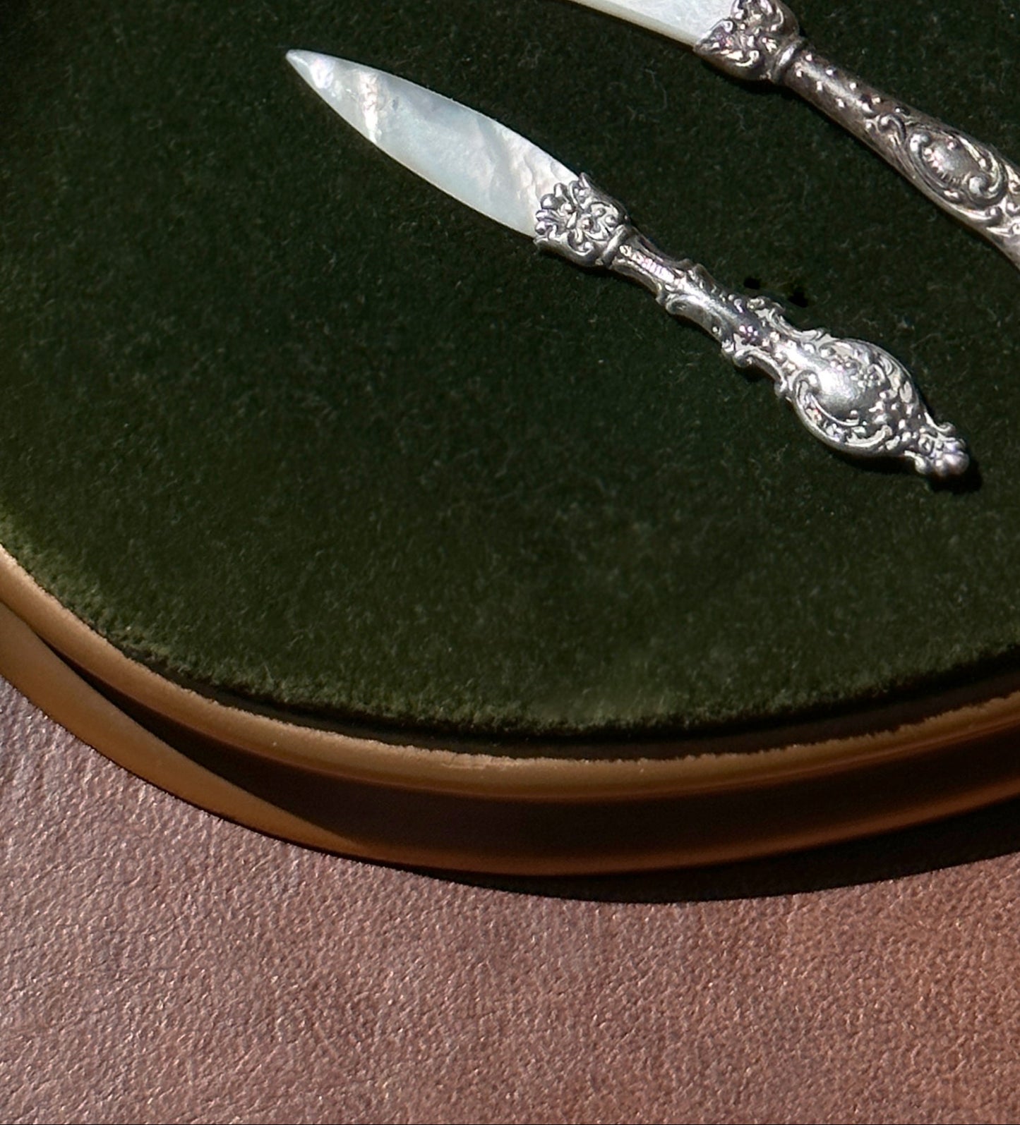 Individual Antique Victorian Silver Rocaille Caviar Knife / Snuff Paddle with Mother of Pearl